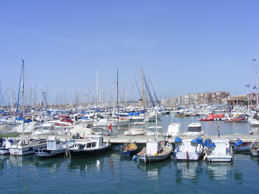 Apartamento Berry Playa Naufragos Torrevieja Dış mekan fotoğraf