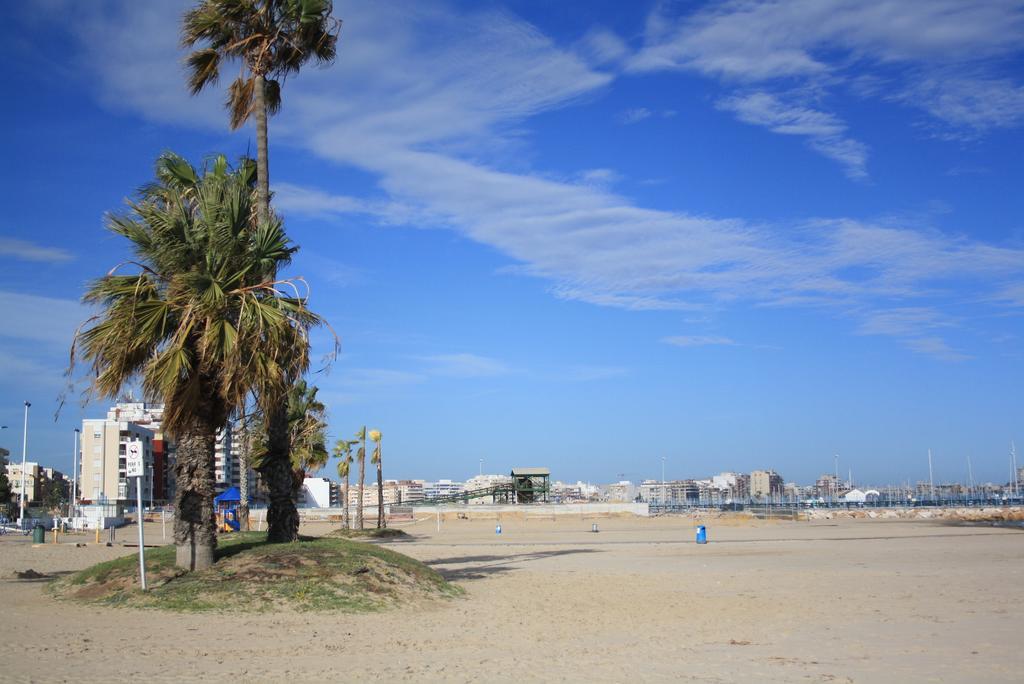 Apartamento Berry Playa Naufragos Torrevieja Dış mekan fotoğraf